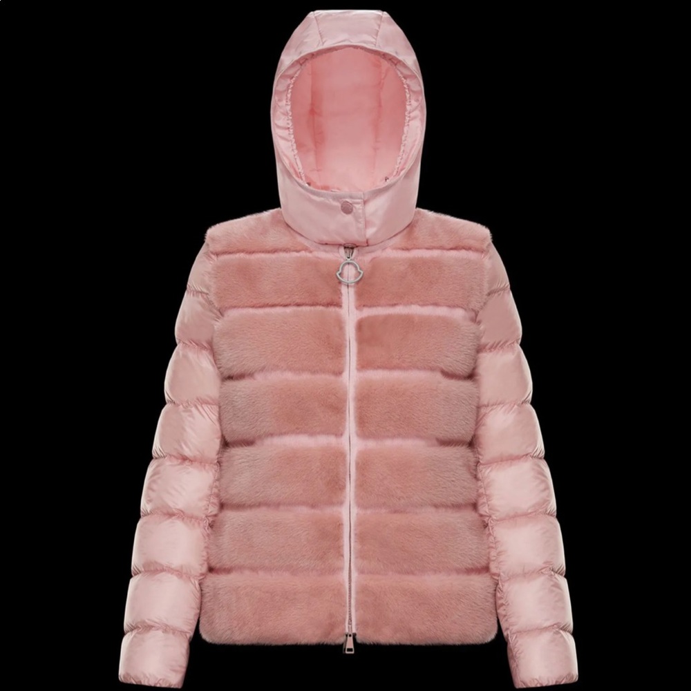 Moncler Puffer with Premium Mink Fur Details – Luxurious & Truly Rare 🩷